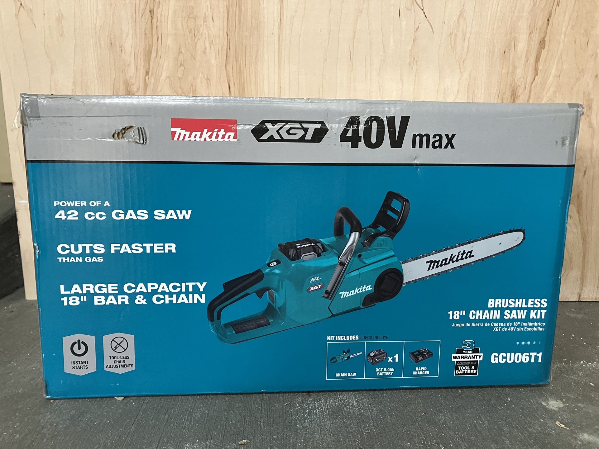Makita 40v XGT 18” Chainsaw