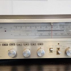 Vintage Harman Kardon Receiver HK560