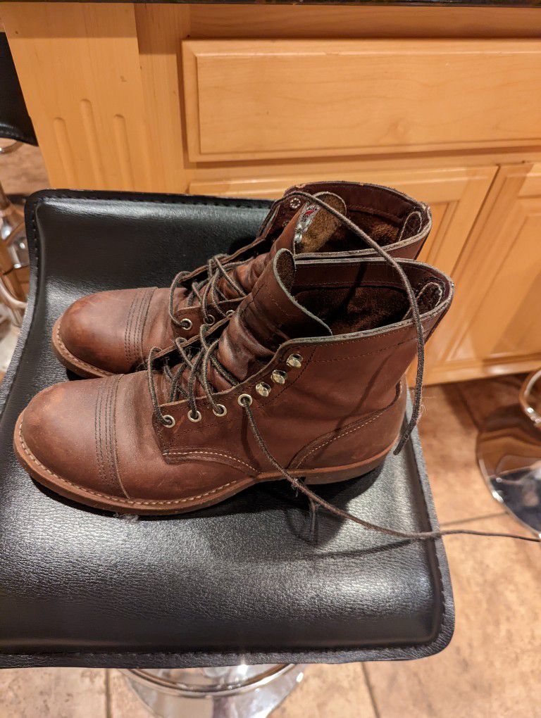 Red Wing Iron Ranger size 9.5/10