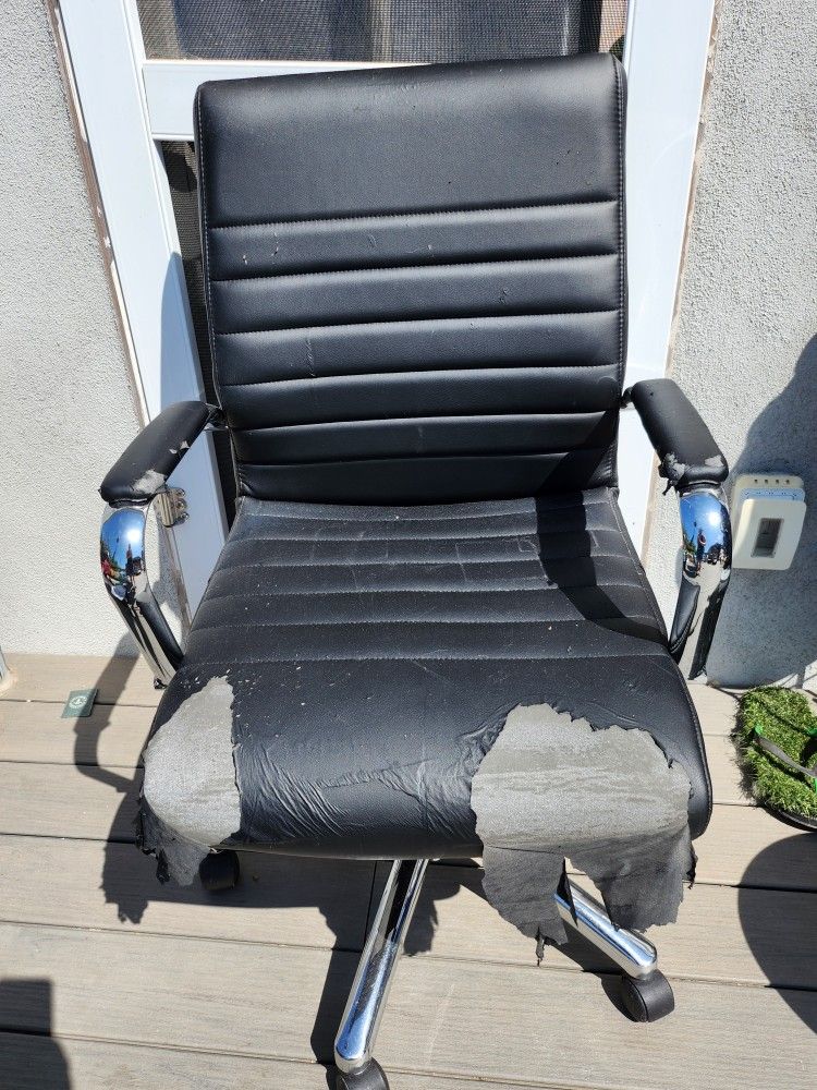 Free Chair