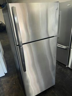 GE Stainless Steel Top Mount Refrigerator - Excellent Condition