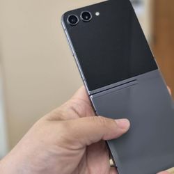 Galaxy ZFlip 5 UNLOCKED 256GB