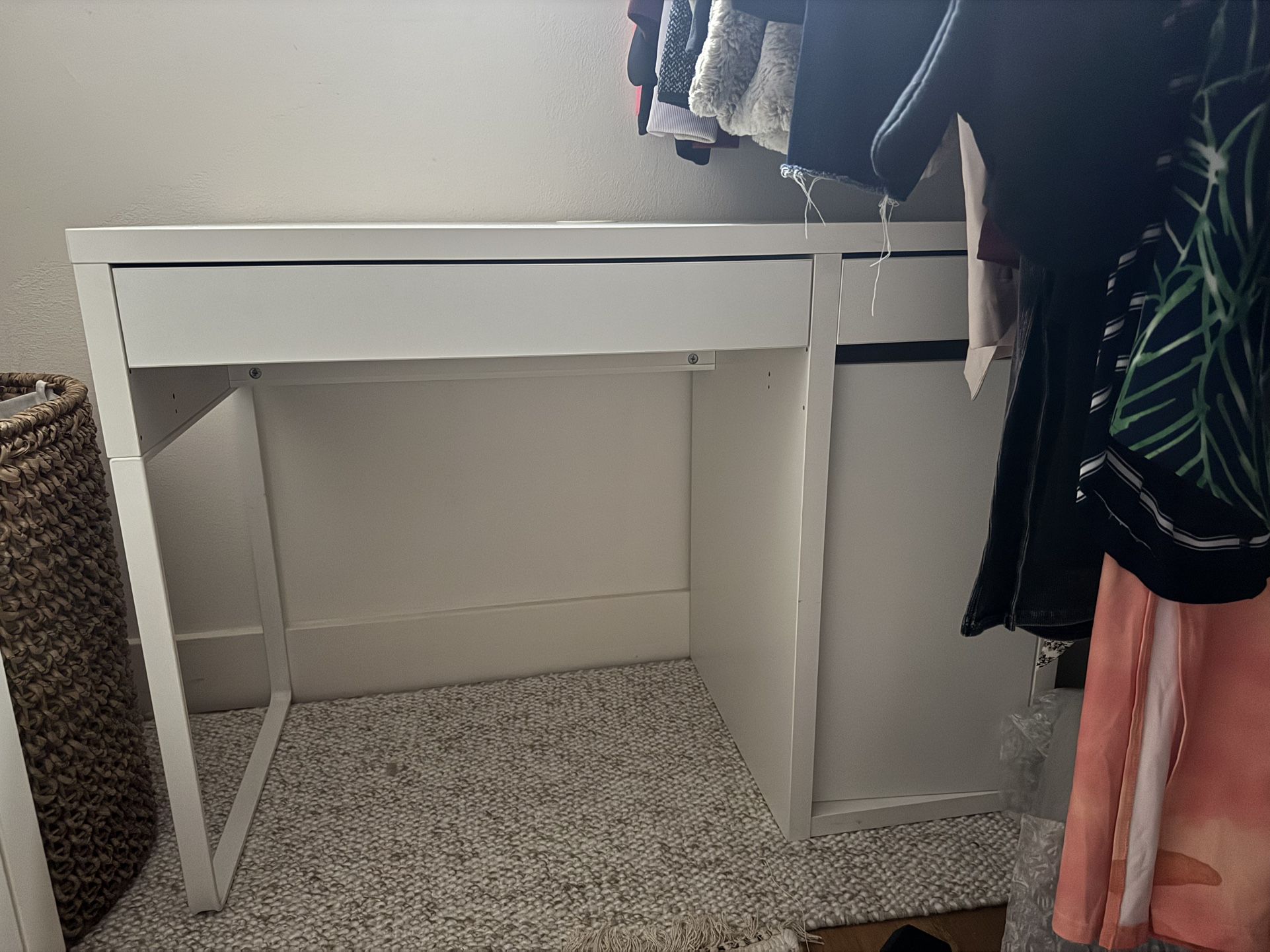 IKEA Micke Desk