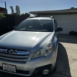 2014 Subaru Outback low mileage