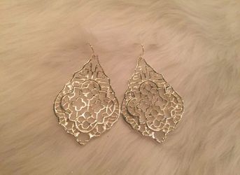 Tear Drop Earrings 