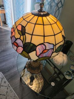 Vintage Tiffany Style Hummingbird Stained Glass Table Lamp