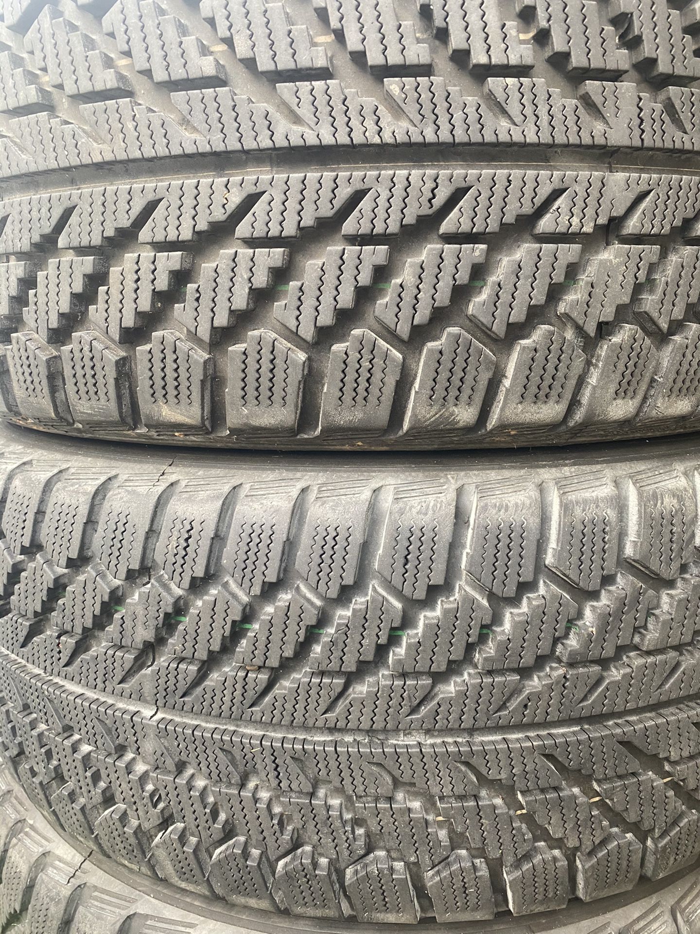Rims and tires 225/50/R16 set (4 pieces)