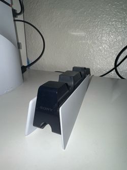 PS5 DualSense Controller Charging Station Charger Like New