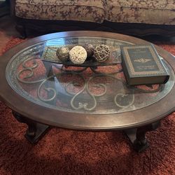 Coffee Table And Side Table 