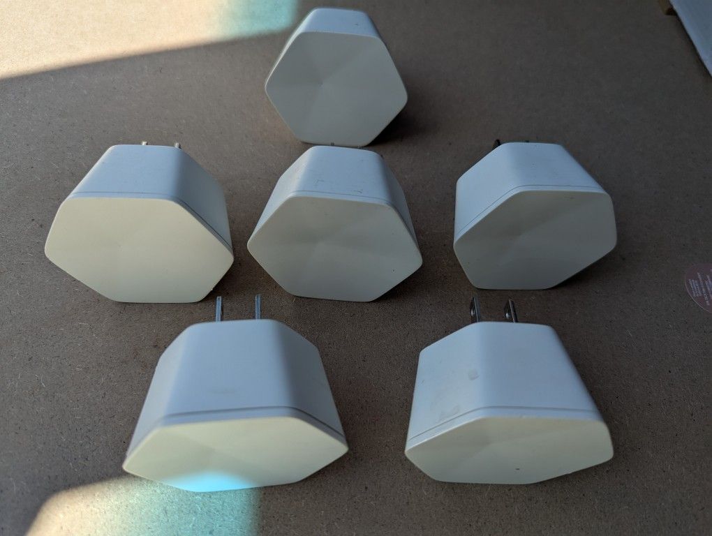 Xfinity XFi Pods WiFi Network Mesh Wireless Range Extender