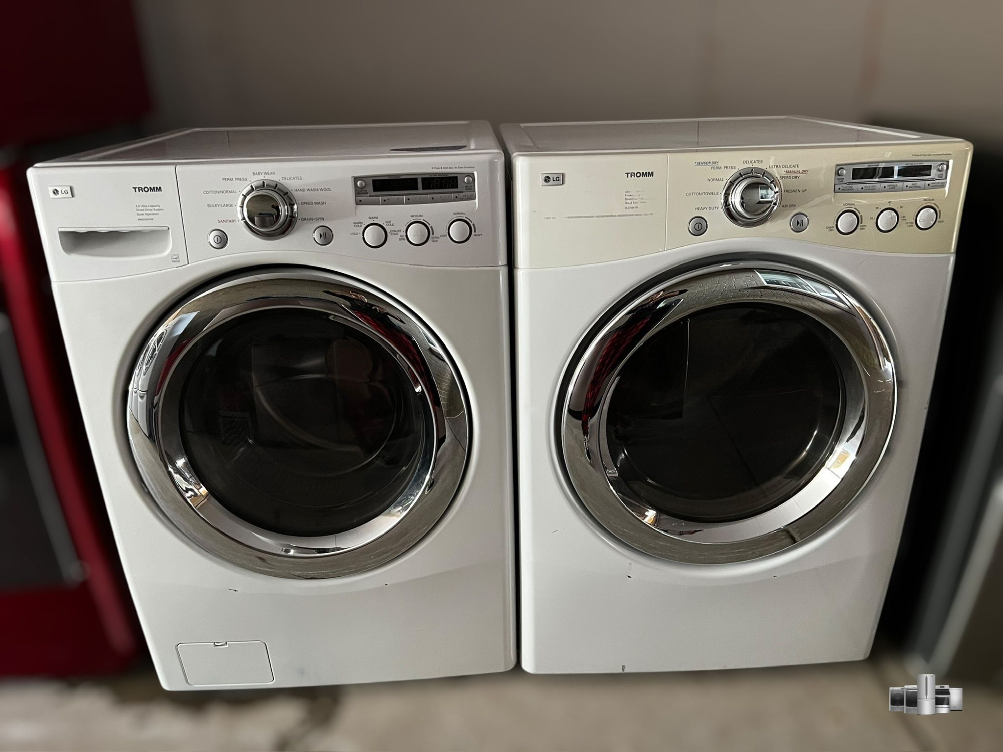 LG washer and electric dryer set. 