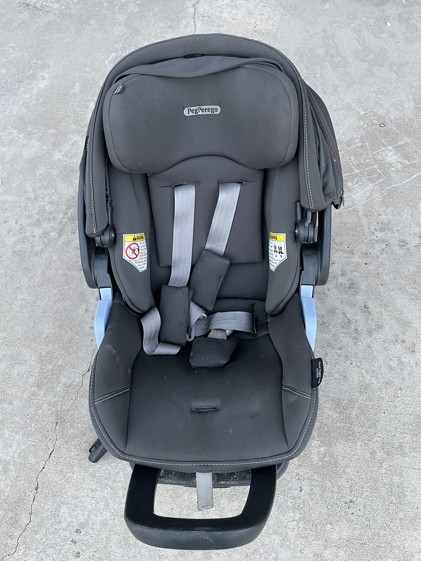 VeryGood condition infant, rear-facing car seat (Peg Perego Primo Viaggio 4-35 Lounge, Made in Italy)