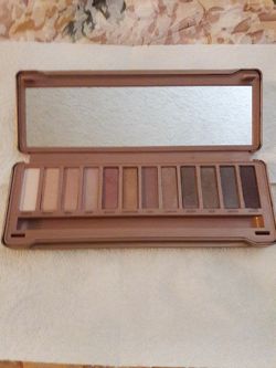 Buff collection by Pure Cosmetics. Never used, only swatched.