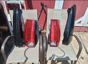 2007-2014 Cadillac Escalade Taillights And Pillars
