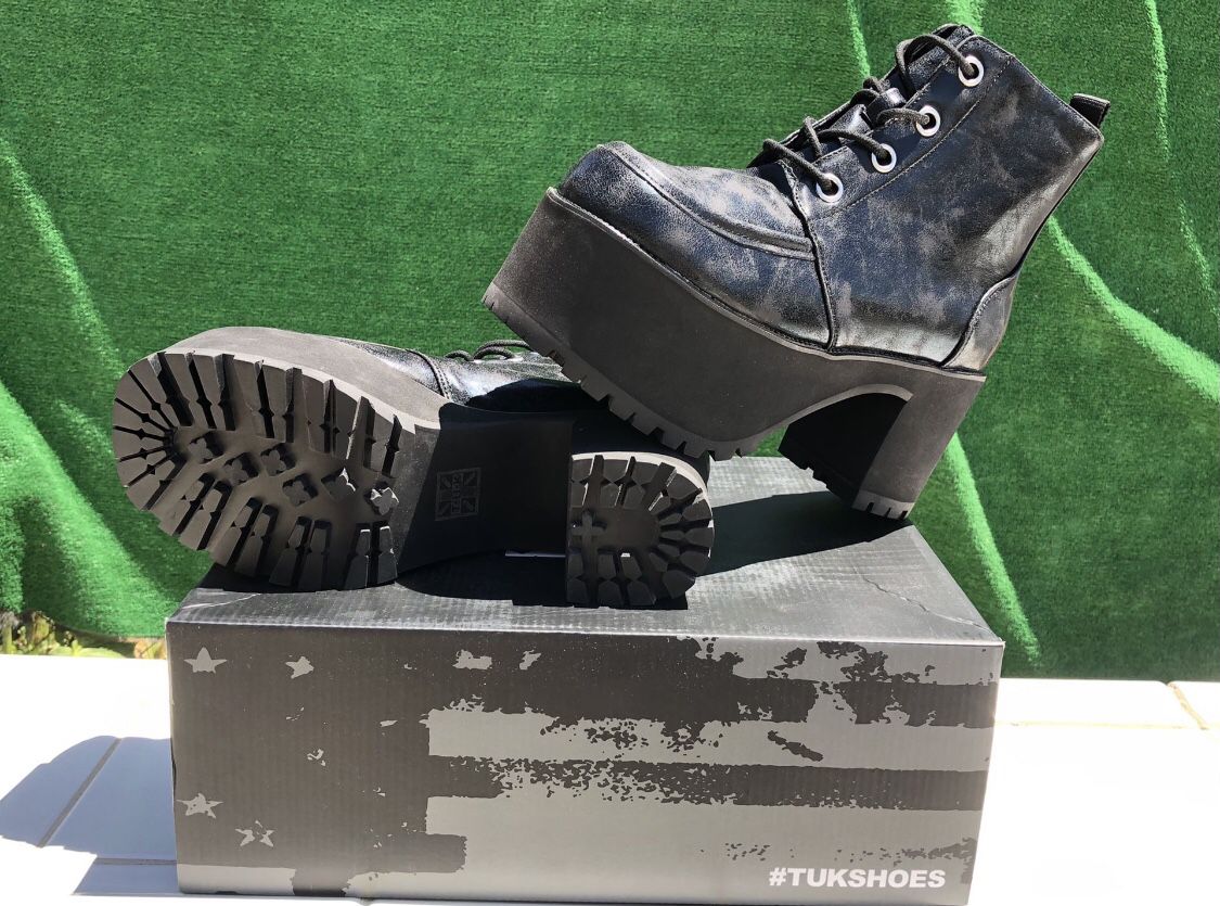 Platform black boots| T.U.K Footwear