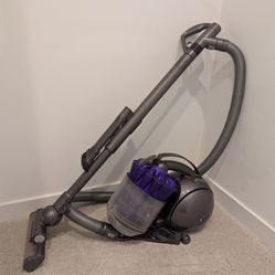 Dyson vacuum DC39