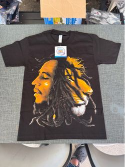 Bob Marley Lion Graphic T-Shirt