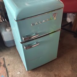 Mini Fridge Galanz