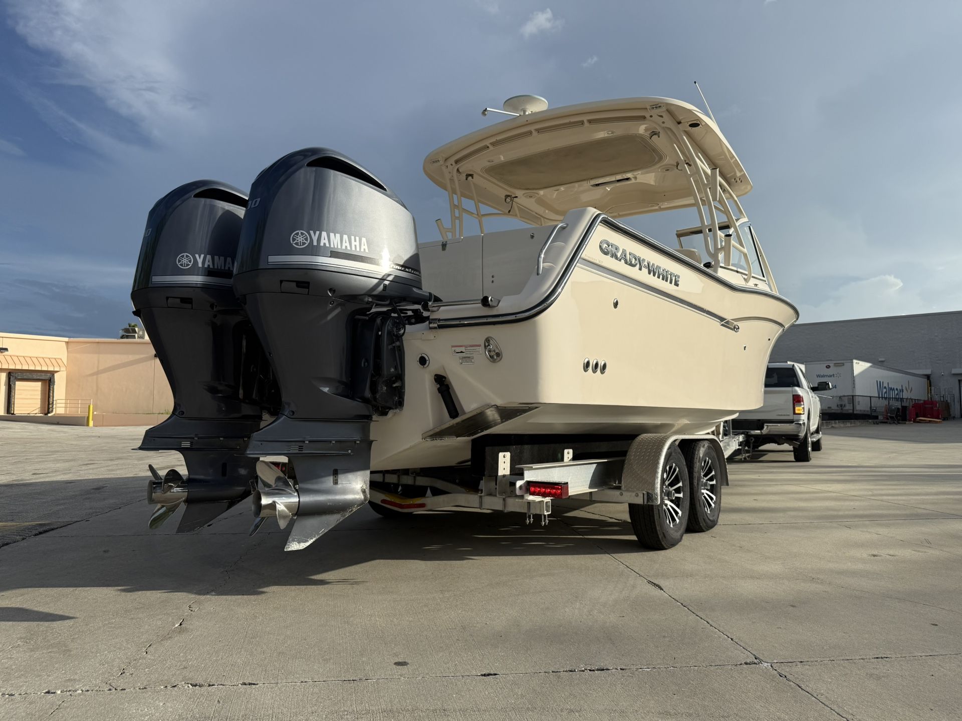 2017 Graddy white 307 freedom