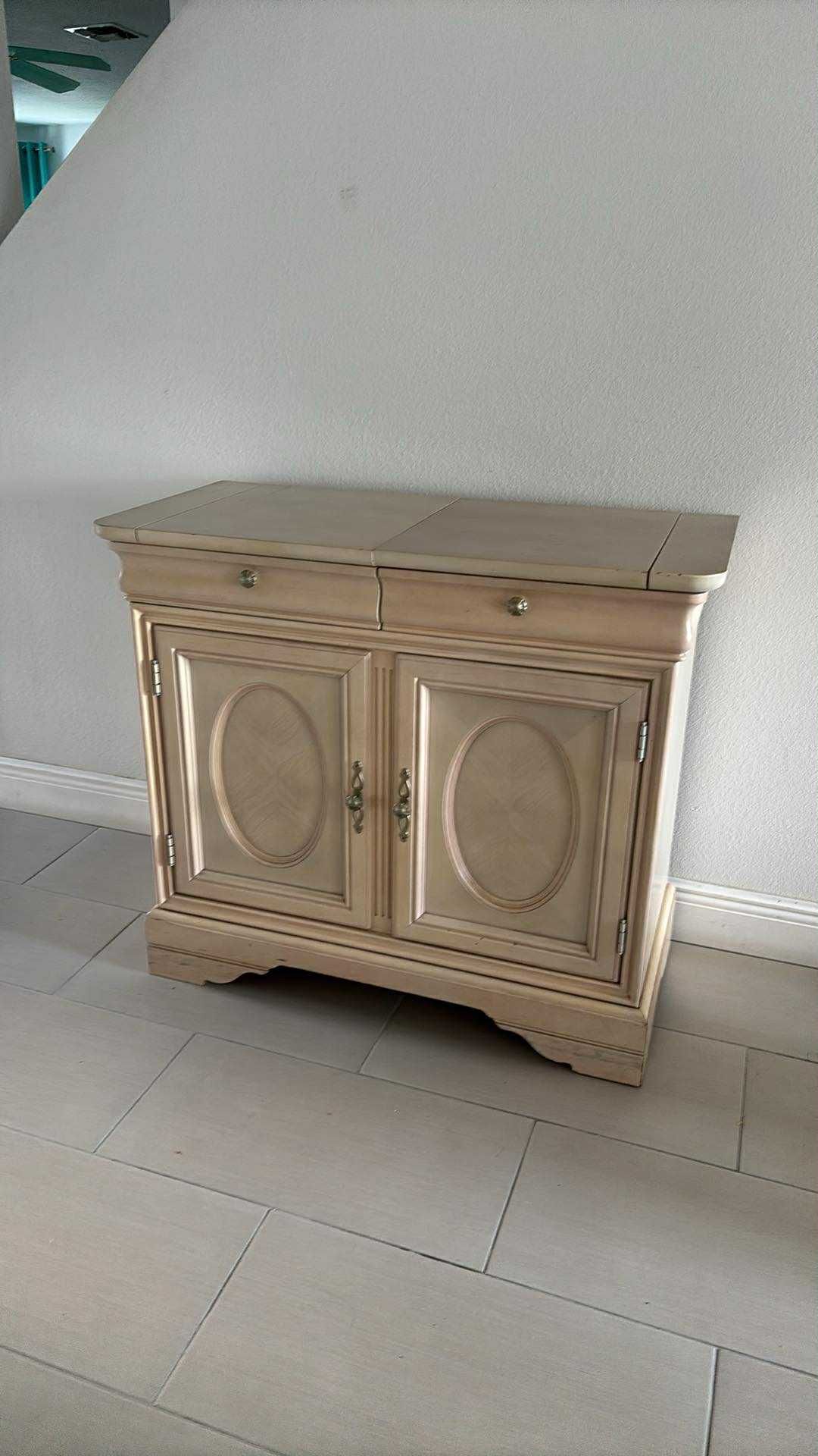 Wooden Lexington Buffet Table With Wheels Size 33.5”Hx38”Wx 18”D