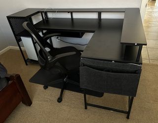 L-shaped Desk with Chair
