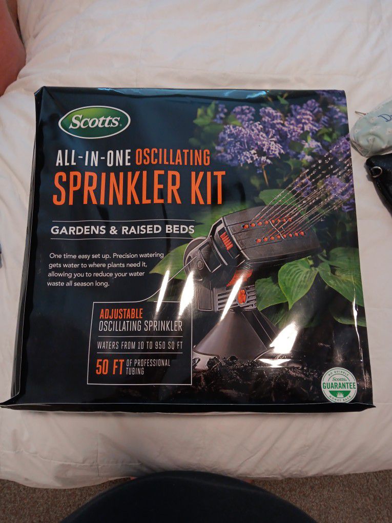 Scott's All In  One Oscillating Sprinkler Kit