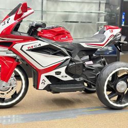  3 wheel motorcycle with LED lights on wheels 