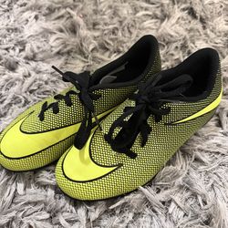 Nike Soccer Cleats 2Y