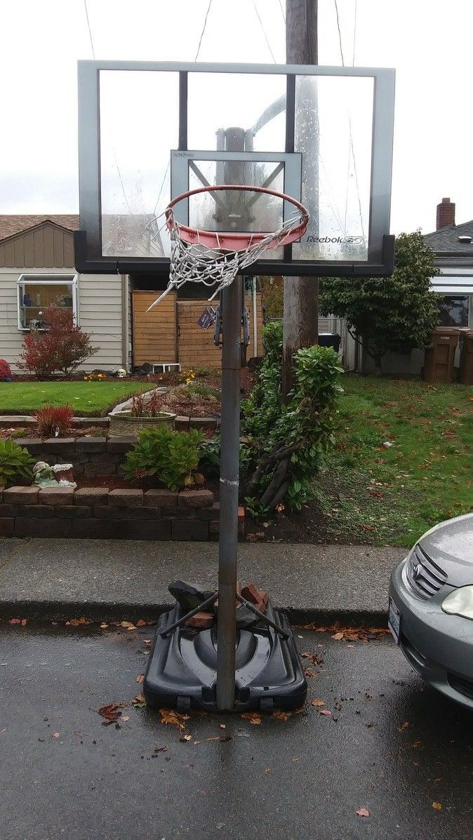 Basketball hoop firm on price $25