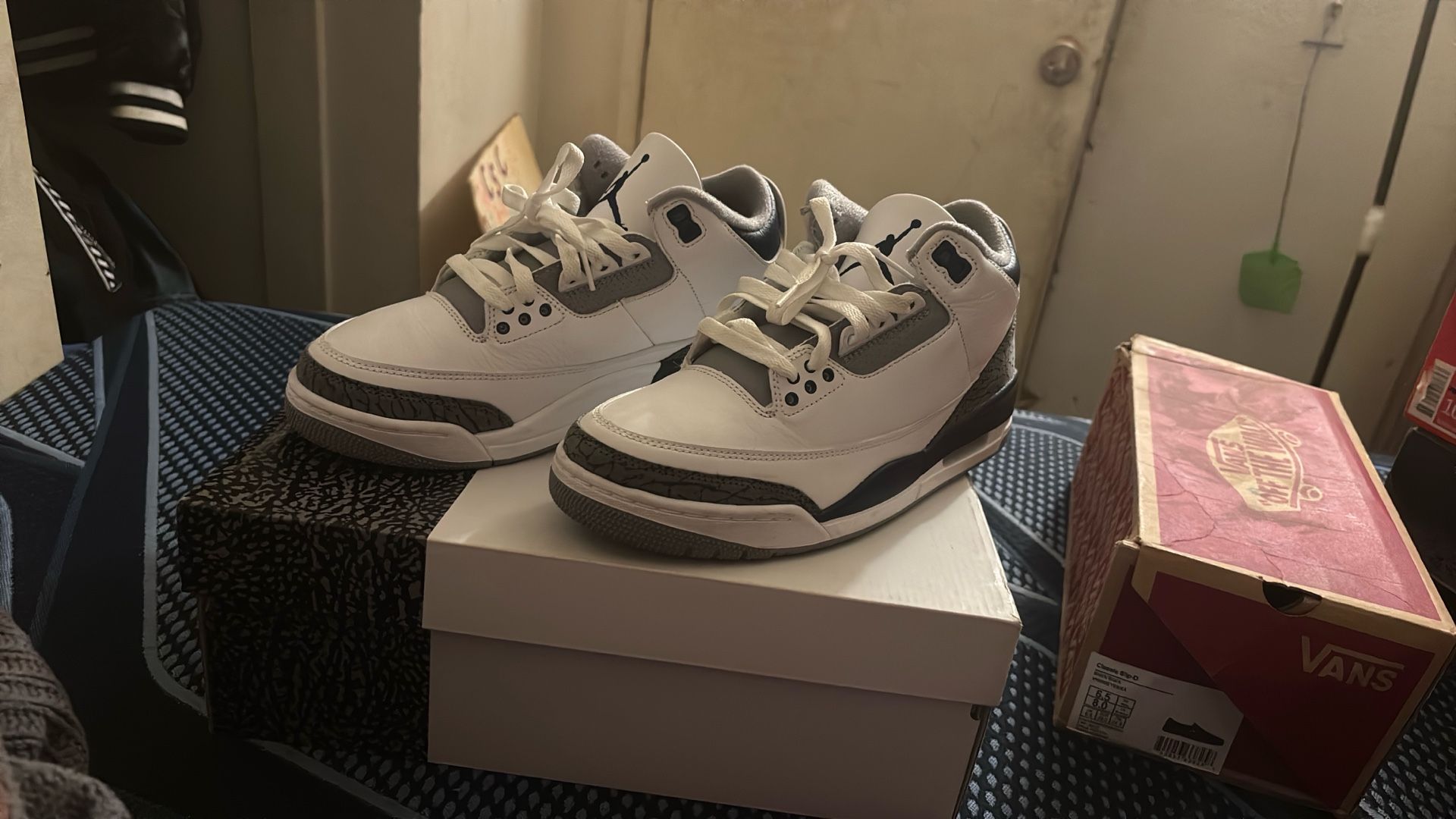 Air Jordan 3s