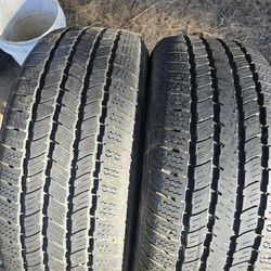Set of 2 tires  275/55 R20