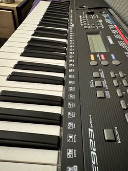 Yamaha PSR E263 keyboard - with all accessories