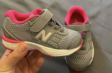 NB Toddler girl shoes Size 6