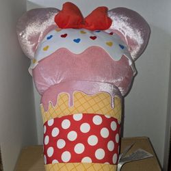 Minnie Mouse Bow Ice Cream Cone