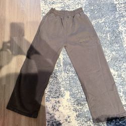 YoungLA Sweatpants – Men’s Small (Embroidery Peeling)