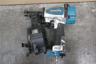 Makita AN454 Roofing Nail Gun