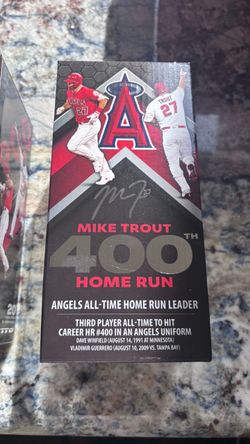 Dusty Baker and Mike Trout bobble heads