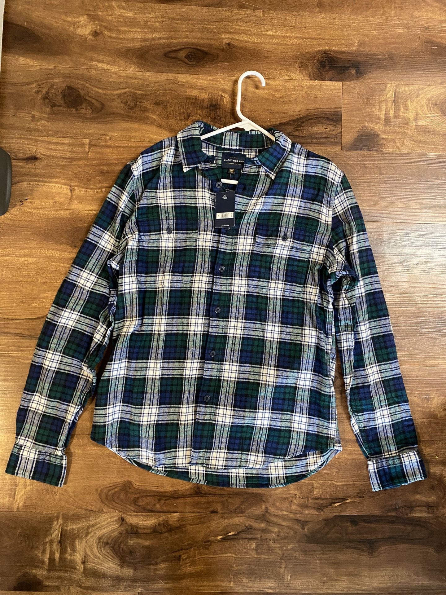 Brand new Men’s Lucky brand Navy Blue and Green Humbolt Button Up Long Sleeve Flannel Shirt Up for Sale