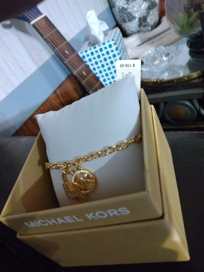 NWT MICHAEL KORS LOCK BRACELET 