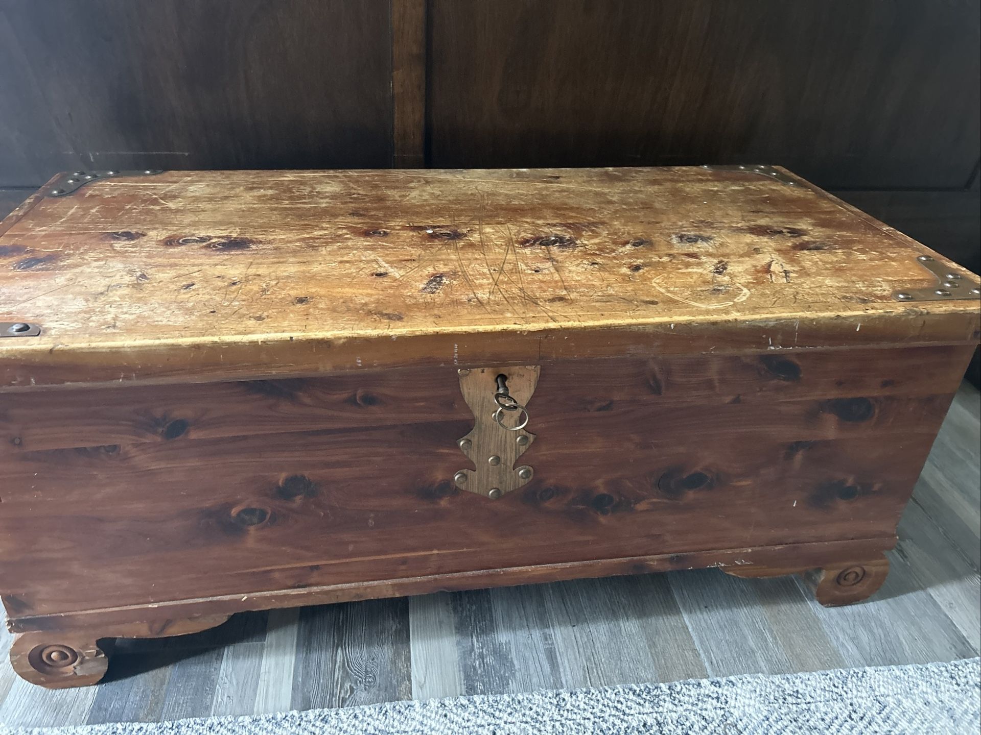  Wood Chest W Key