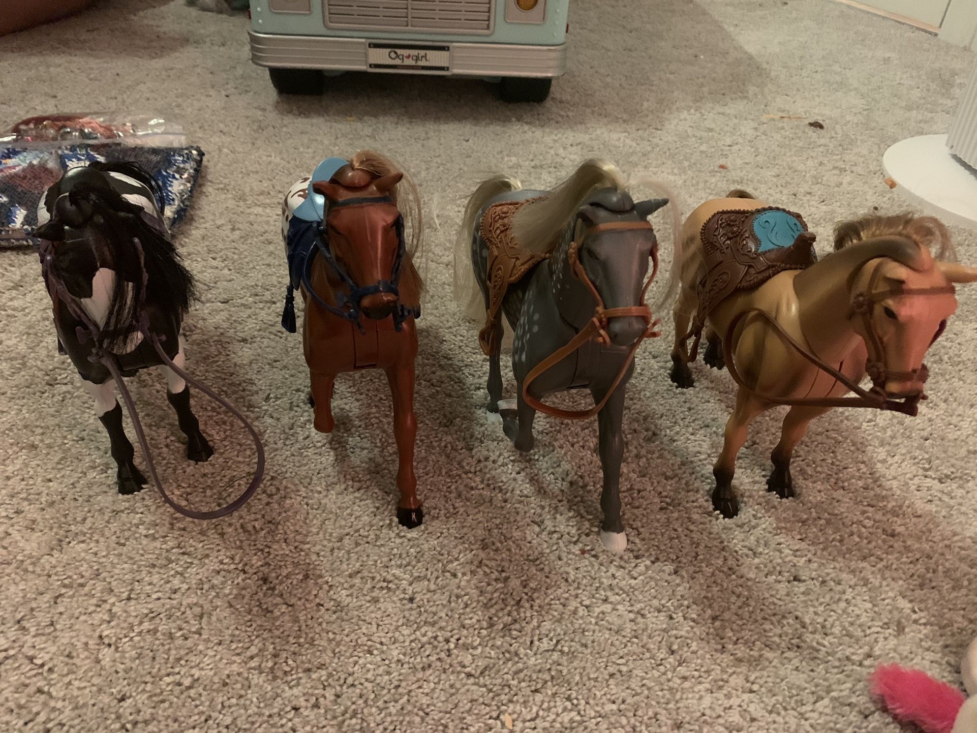 Brand New Sunny Days Entertainment Horses Set of 4