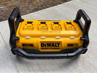 DeWalt DCB1800 Portable Power Station / 4-Port Battery Charger (Tool Only)
