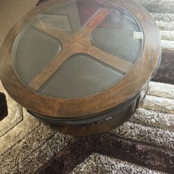Area  Rug+Table 