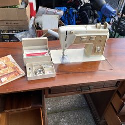Antique Singer Sewing Machine Zig Zag Model 750 With Wooden Desk