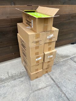 11 cajas de focos cada caja trae 10 focos GE energy (40-watt replacement)500 -lumen G25 light bulb with medium base /smart bright from the start $15 l