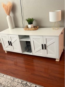 Tv stand