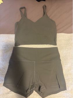 Lululemon Matching Workout Set – Shorts & Tank – Size 8