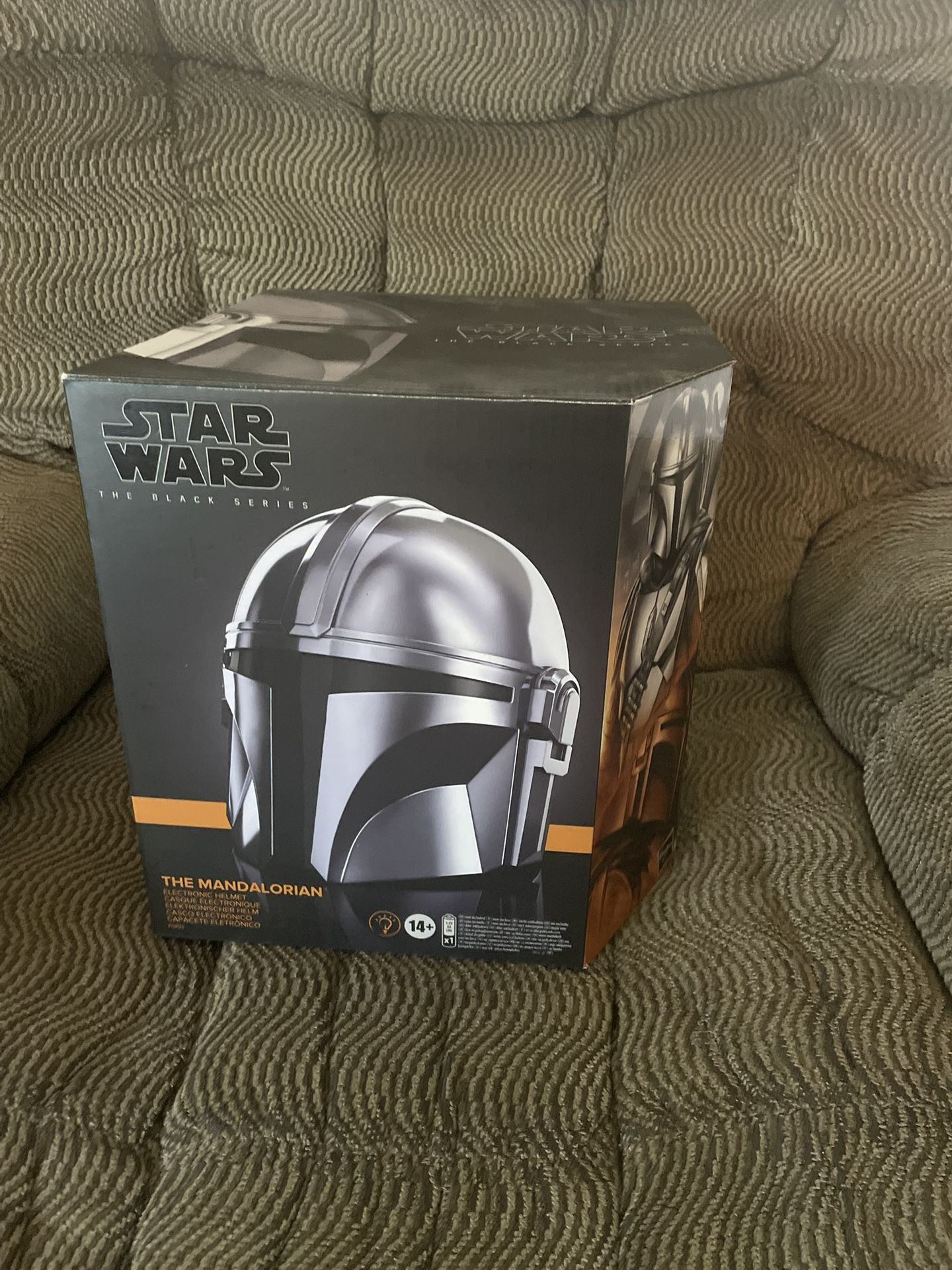 STAR-WARS The Mandalorian Helmet