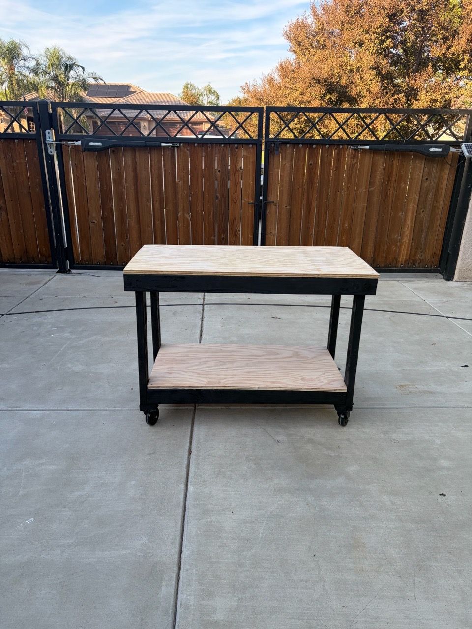 Work bench for Sale in Bakersfield, CA - OfferUp