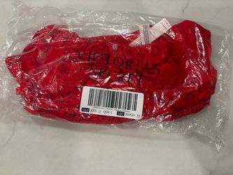 Victoria's Secret Red ❤️sexy lace lingerie set SIZE L Retails $89.95